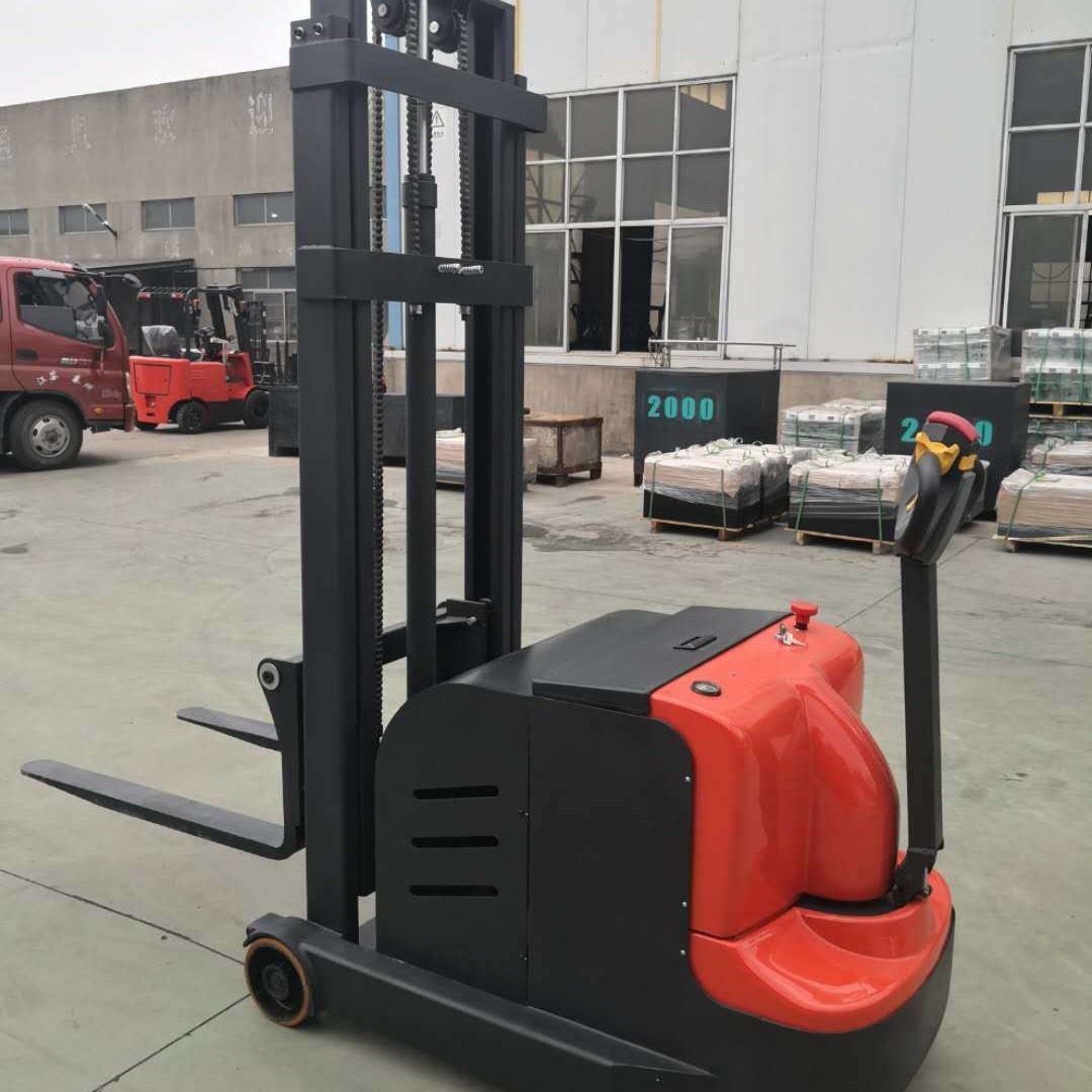 叉車(chē).jpg 叉車(chē).jpg